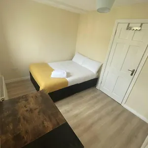 Modern Centre House In Heart Of Apartment Galway