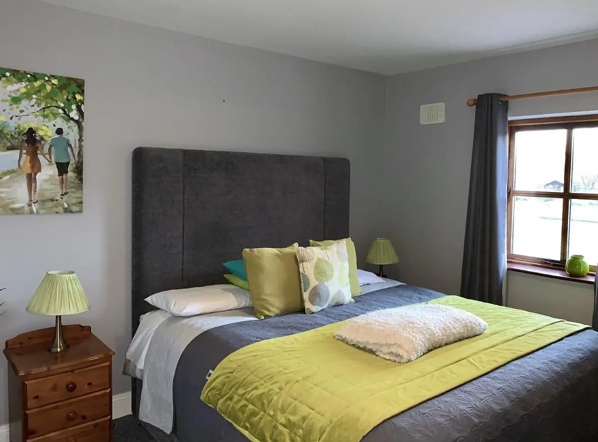 Cottage 33 Old Killarney Village Killarney 0*,